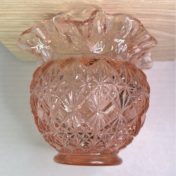 Vintage Fenton Glass Pink Dusty Rose Diamond Star Ruffled Vase – Signed